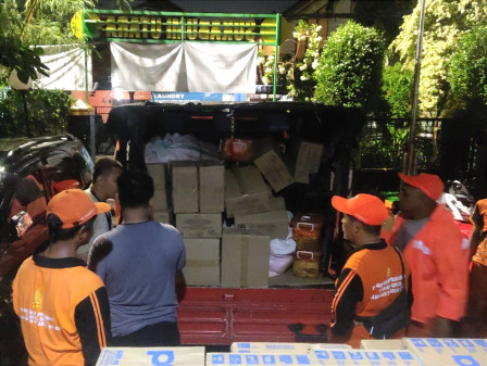 BPBD Jakbar Salurkan Bantuan Logistik Penyintas Kebakaran di Sukabumi Utara