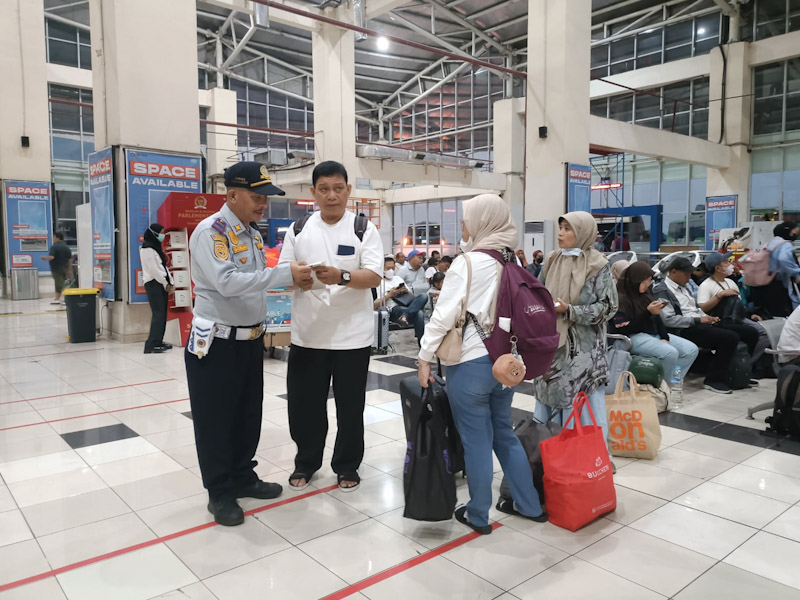 Libur Panjang, Penumpang di Terminal Terpadu Pulo Gebang Alami Lonjakan 