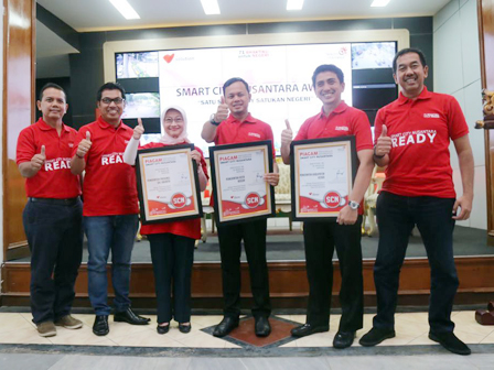 DKI Terima Penghargaan Smart City Award