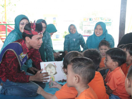 Puluhan Murid Paud Pulau Panggang Diajak Membaca Nyaring 