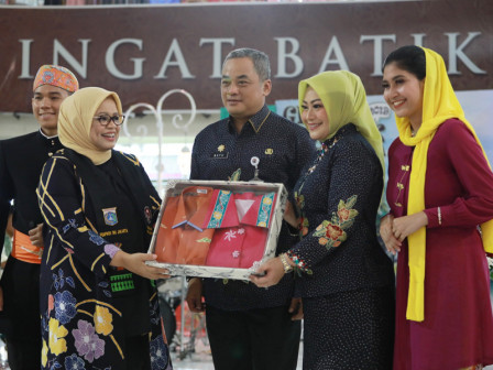  Dekranasda Jakpus Gelar Produk Kerajinan Sekaligus Peluncuran Batik Jakarta Pusat