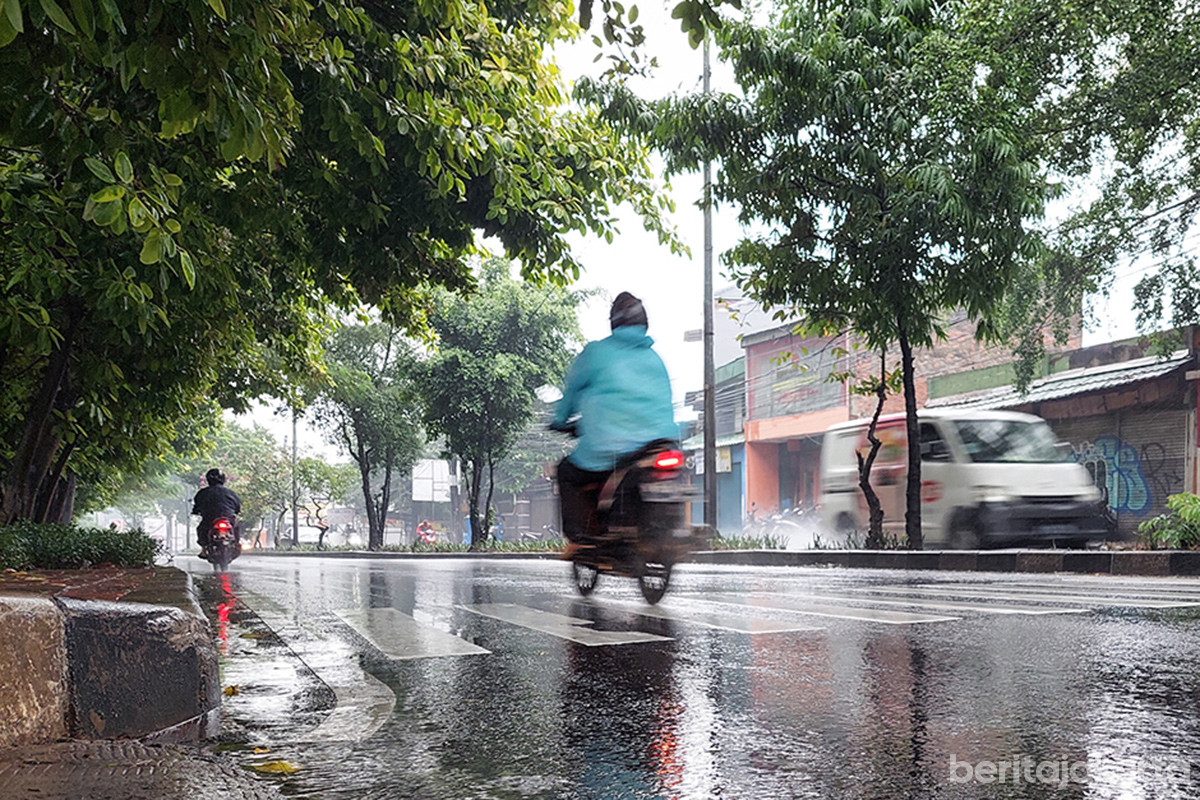 Hujan Diprediksi Basahi Sebagian Jakarta Hari Ini