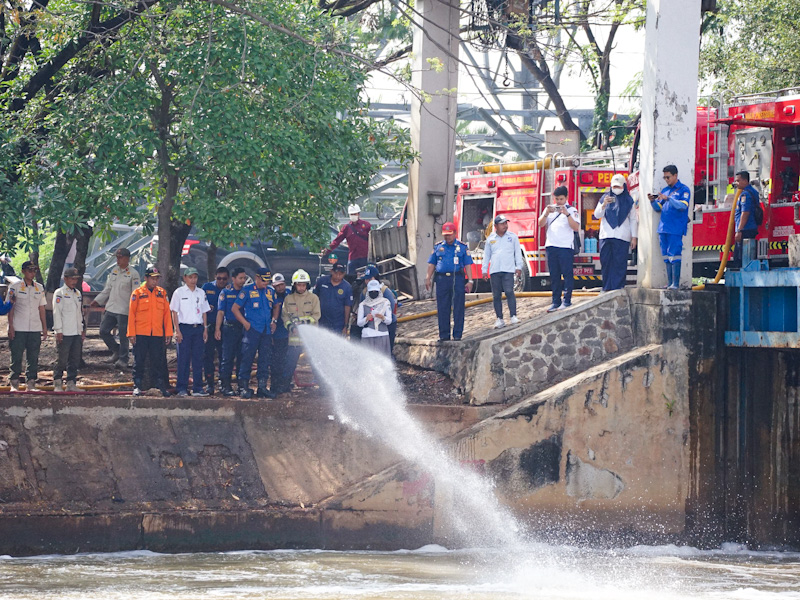 Dinas LH Terjunkan Pasukan Mikroba Tangani Penumpukan Busa di KBT