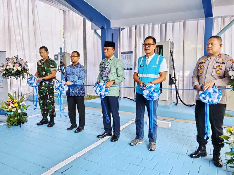 Munjirin Resmikan SPKLU City Ciracas Jakarta