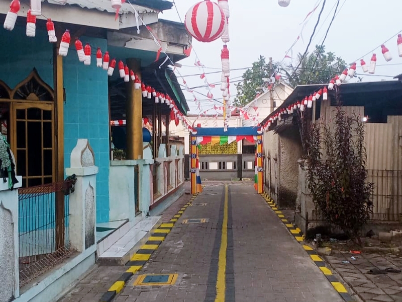Warga Pulau Pari Hias Lingkungan Sambut HUT RI