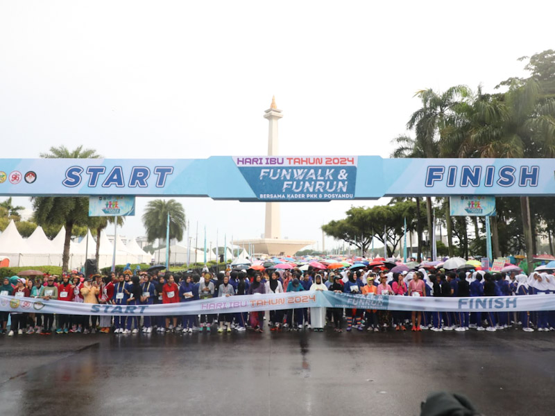 Puluhan Ribu Kader PKK Antusias Ikut Fun walk - Funrun di Monas 