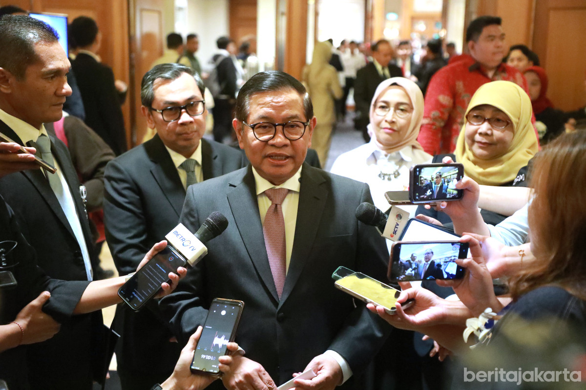 Gubernur Pramono memberikan keterangan pers setelah pelantikan Gubernur BI DKI Jakarta