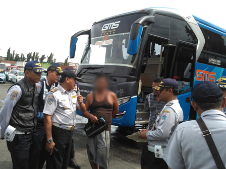 3 Bus AKAP di Terminal Tanjung Priom Ditindak