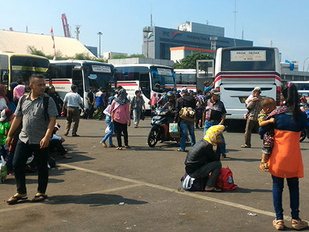  Arus Balik Mudik, Ribuan Penumpang Masuk Terminal Bus Tanjung Priok