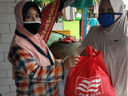 Kelurahan Pulau Panggang Distribusikan Bantuan Sembako Dari PAM Jaya