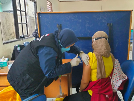 Puluhan Warga Sukabumi Utara Manfaatkan Layanan Mobil Vaksin Keliling