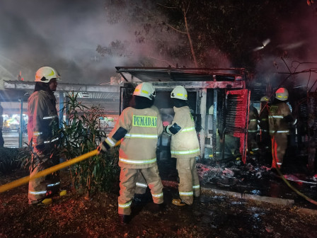 Kebakaran di Dua Lokasi di Jaktim Berhasil Dipadamkan Petugas 