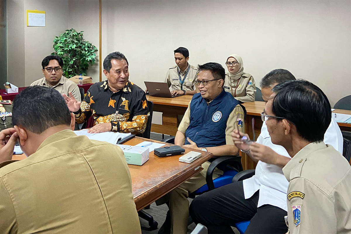 Dirjen Polpum Kementerian Dalam Negeri RI, Bahtiar saat kunjungan ke Kantor Bakesbangpol