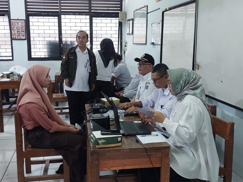 95 Pelajar SMKN 23 Manfaatkan Layanan Jemput Bola Adminduk di Sekolah