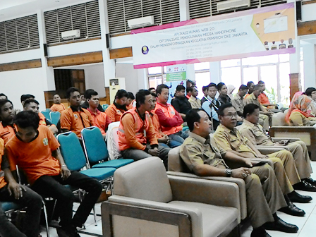 72 PHL Dinas Kebersihan Ikuti Pelatihan Optimalisasi Penggunaan HP