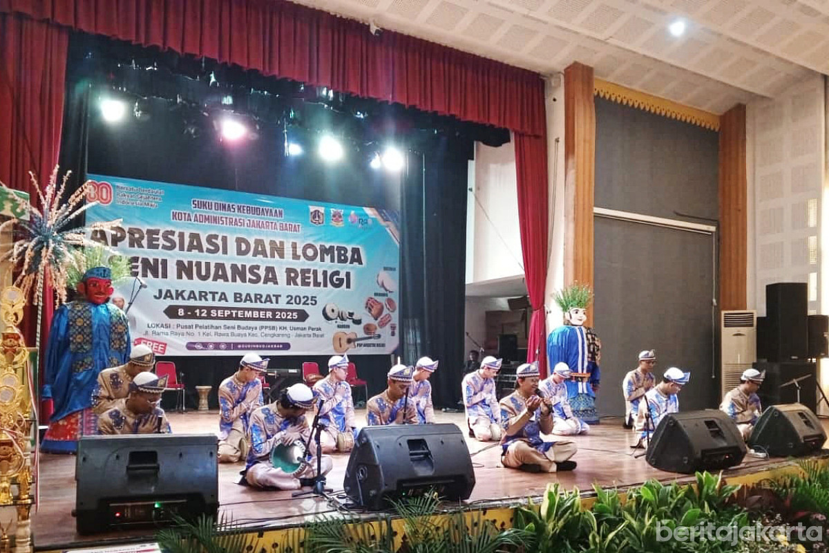 Salah satu grup peserta saat tampil di Lomba Seni Nuansa Religi Jakbar