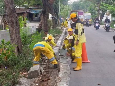 Kanstin di Jalan Darma Wanita II Rawa Buaya Diperbaiki 