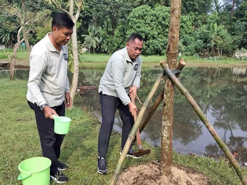https://multimedia.beritajakarta.id/photo/2014_508c75c8507a2ae5223dfd2faeb98122/Sudin Tamhut Jaksel Kembali Hijaukan Taman Casuarina