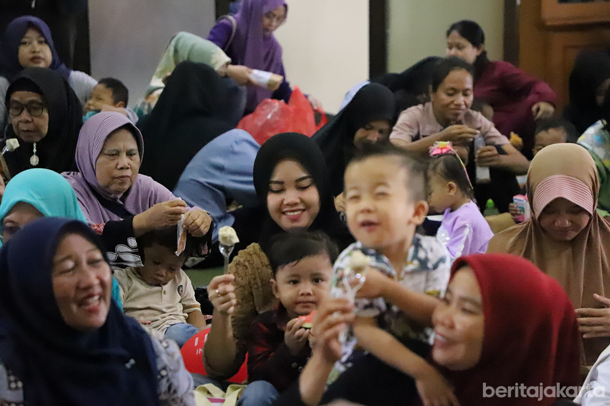 Para orang tua dan balita antusias mengikuti safari kampanye Gemarikan di Setiabudi