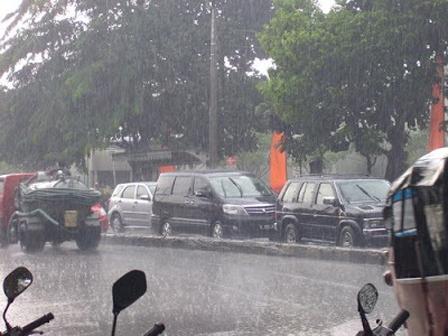 Sebagian Wilayah Jabodetabek Hujan Mulai Siang