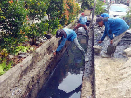  Turap Saluran Air di Jl Gunung Sahari XI Dinormalisasi 