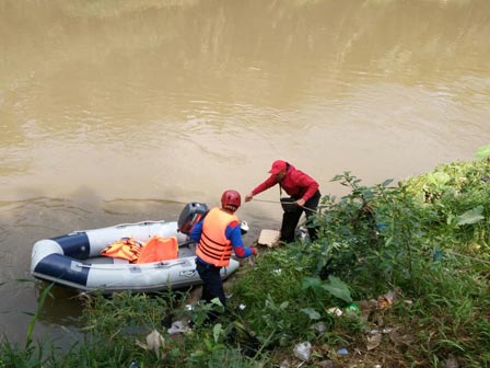 Jasad Bocah yang Hanyut di Ciliwung Berhasil Ditemukan