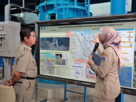  Pj Gubernur Teguh Tinjau Kesiapan Rumah Pompa Waduk Pluit Hadapi Musim Hujan