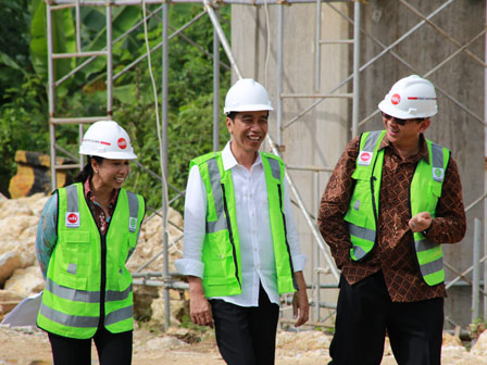 Basuki Dampingi Jokowi Tinjau Proyek LRT dan MRT