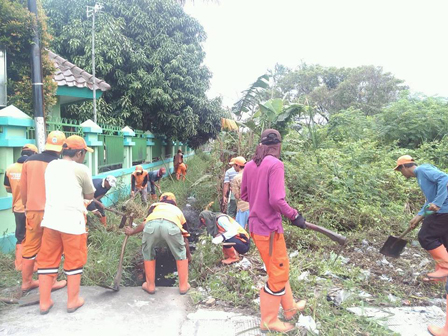 Semak Belukar Jl Marunda Baru Dibersihkan Beritajakarta Id