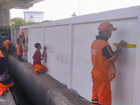 Semarakkan HUT Kota Jakarta, Kelurahan Kalibaru Tengah Dipercantik dengan Mural 