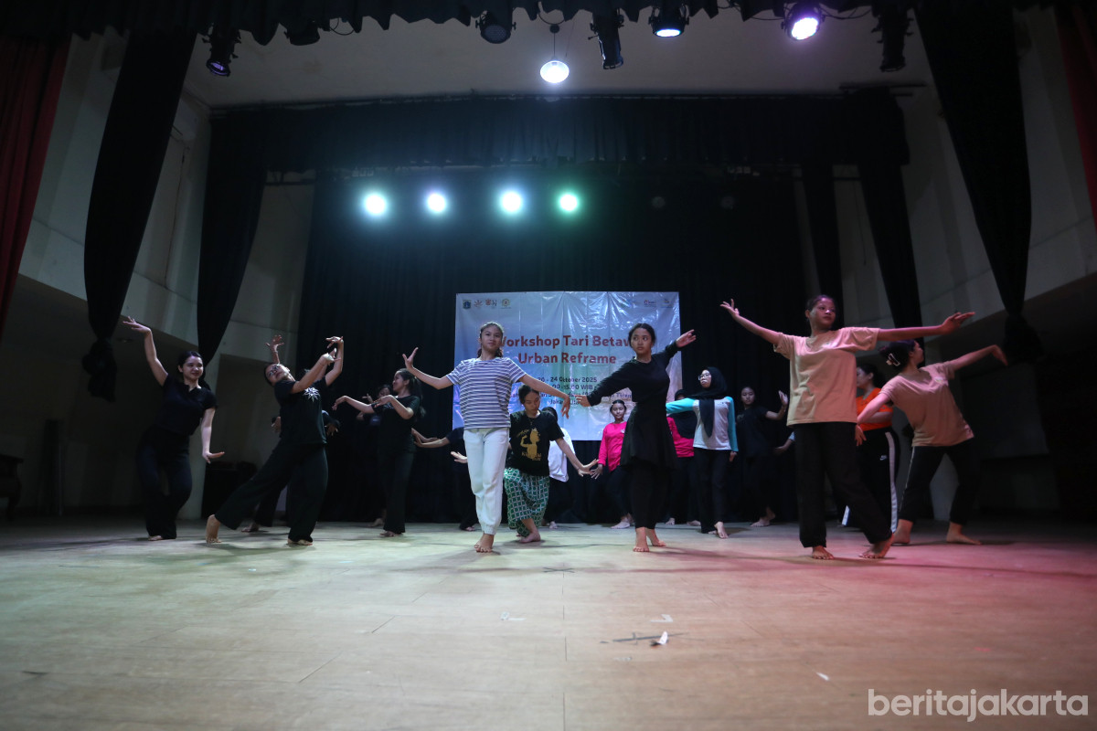 Pelajar Jakarta Utara mengikuti Pelatihan Seni Tari Betawi