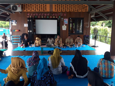 Sudin PPAPP Gelar Pembinaan Terpadu Bagi Penggerak Dasa Wisma