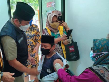 Walkot Jakbar Monitoring Vaksinasi Anak di RPTRA Manunggul