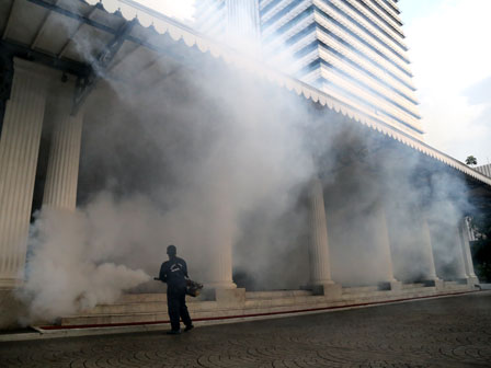 Diperintah Djarot, Balaikota Langsung Difogging