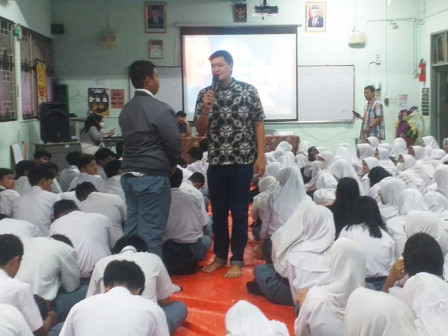  Ratusan Pelajar SMAN 65 Antusias Ikuti Sosialisasi Jaki dan Beritajakarta