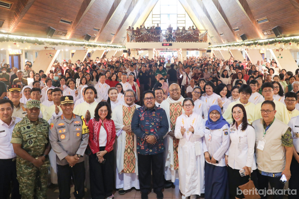 Wagub Tinjau Pelaksanaan Misa Malam Natal Empat Gereja di Jaksel 