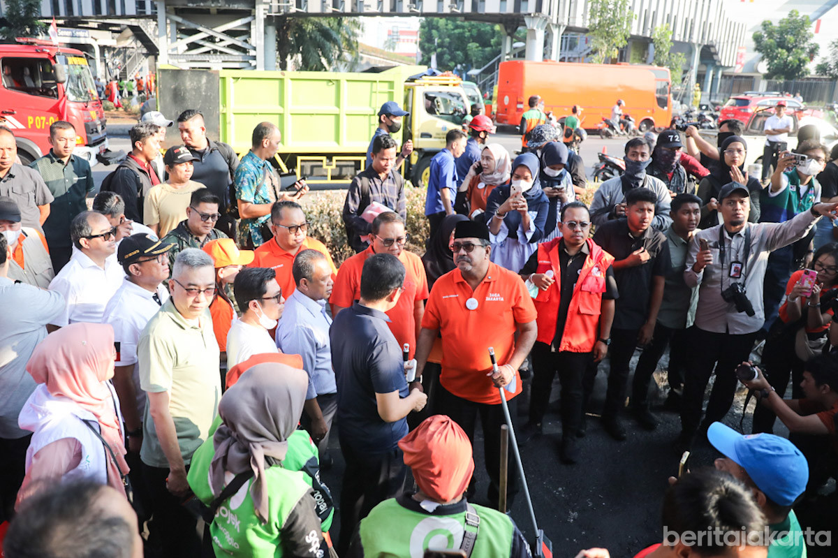 Wakil Gubernur DKI Jakarta, Rano Karno mengakui aksi pembersihan fasilitas umum 