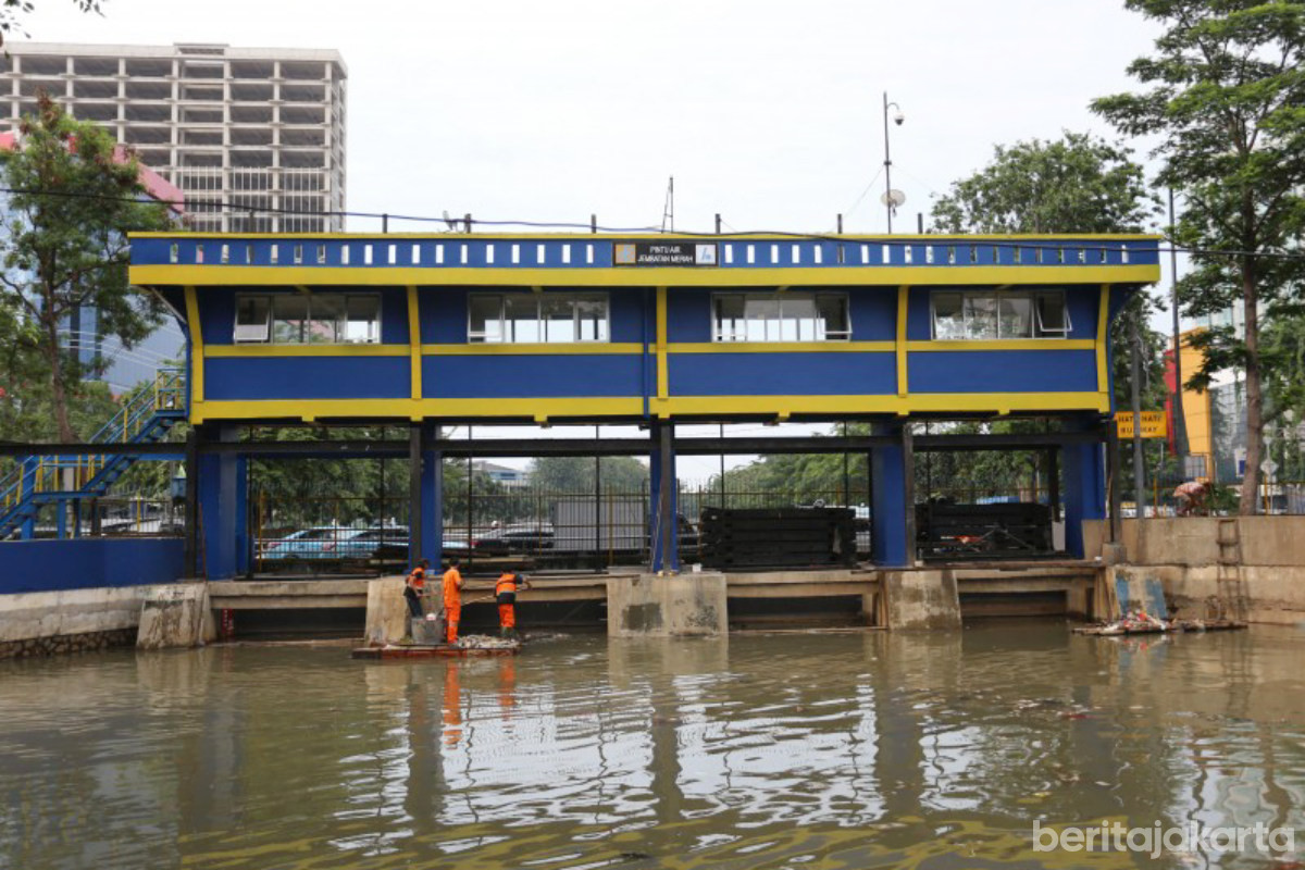 Atasi Banjir, Pemkot Jakbar Akan Bangun Pintu Air di Kelurahan Kamal 
