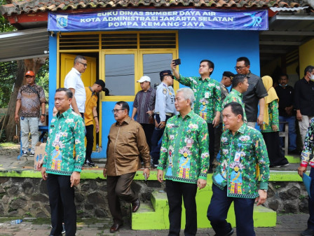 Munjirin Tinjau Lokasi Peninggian Jalan di Kemang