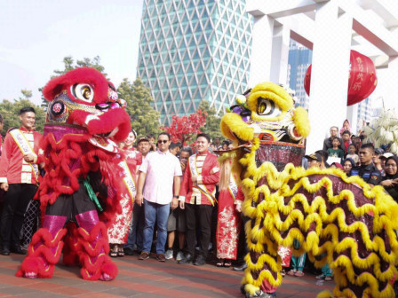 Gubernur Anies Saksikan Parade Barongsai, Wujudkan Akulturasi Budaya Lewat Jakarta Imlekan