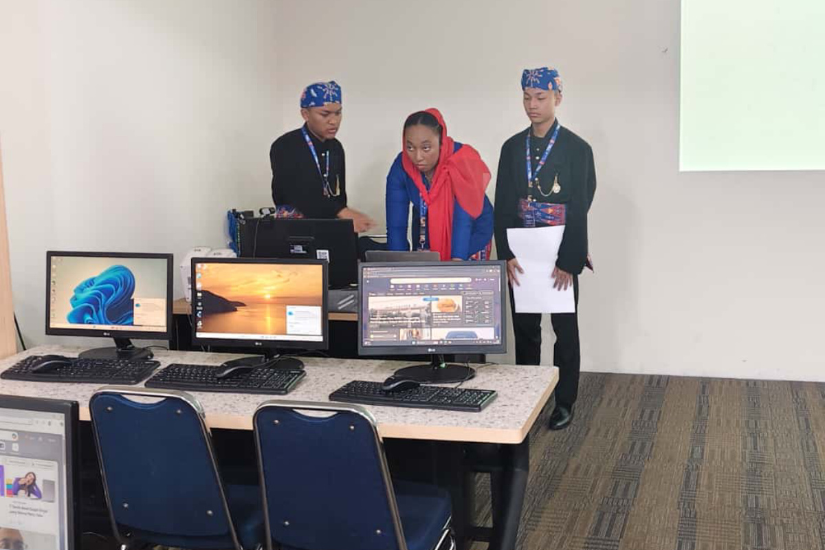https://multimedia.beritajakarta.id/photo/2014_508c75c8507a2ae5223dfd2faeb98122/Kotingen DKI dalam Lomba Kreativitas di Palembang