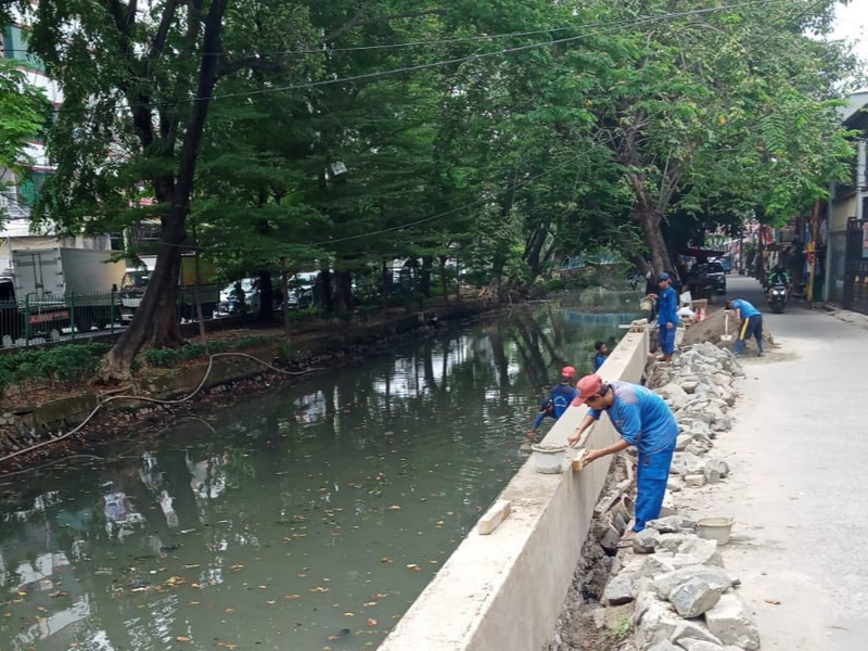 Turap Kali Mati di Pademangan Barat Diperbaiki