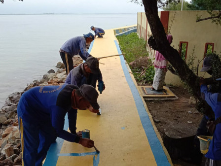 Tanggul Dermaga Sisi Timur Pulau Untung Jawa Dipercantik 