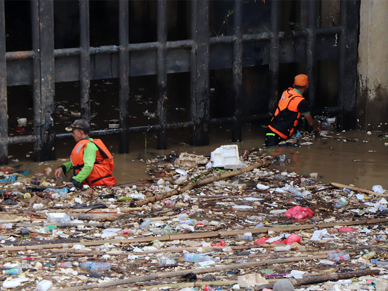  Kurangi Dampak Banjir, Dinas LH Pastikan Kelancaran Aliran Sungai