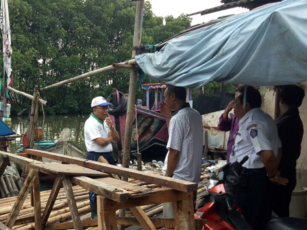 JPO Kali Blencong di Kelurahan Marunda Dibongkar