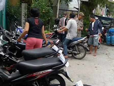  Parkir Sembarangan Puluhan Kendaraan Ditertibkan di Pluit