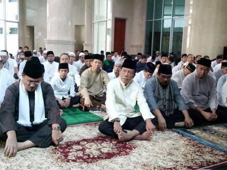 Plh Sekda DKI Sholat Idul Adha di Masjid Fatahillah