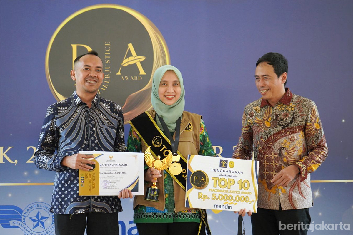 Lurah Cikoko, Fadhilah Nursehati raih penghargaan PJA 2025