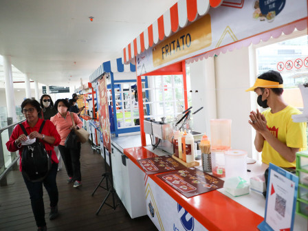 10 Gerai Ramaikan Festival Tjemilan Tije di Halte Transjakarta Bundaran HI 