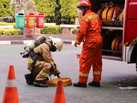 20 Personil Gabungan Gelar Simulasi Kebakaran di Kantor Wali Kota Jaksel